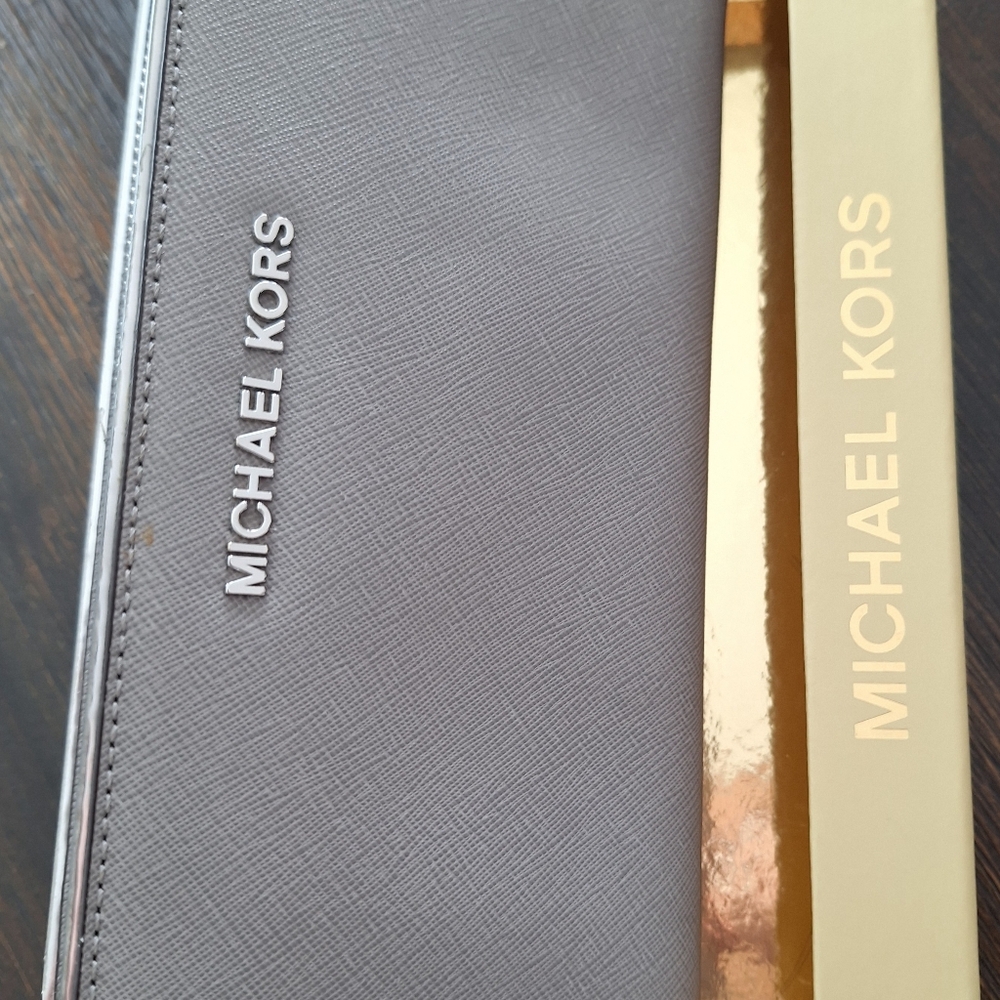 Michael Kors wallet
